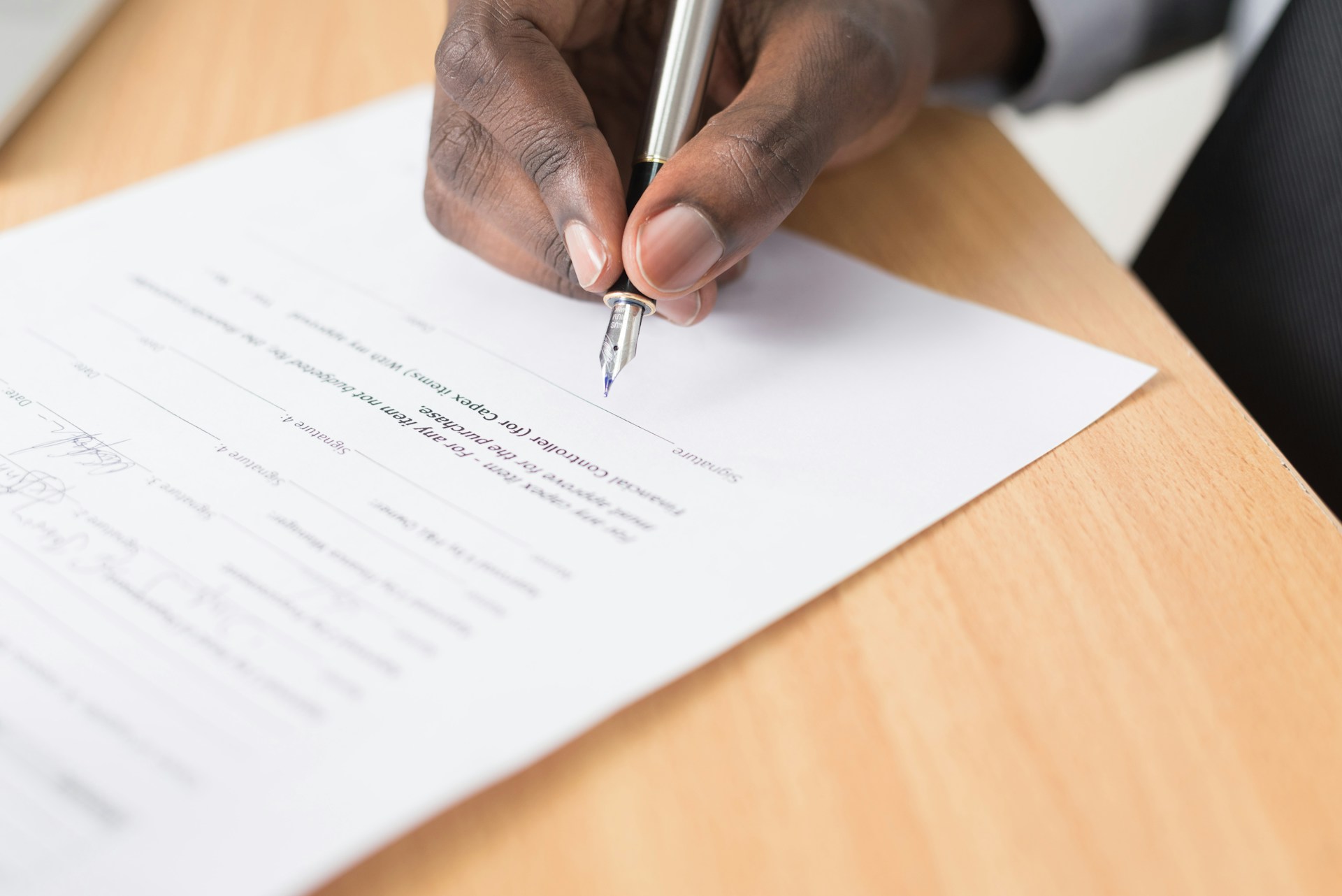 You are currently viewing How to Buy a Home With Bad Credit: Essential Steps and Expert Tips