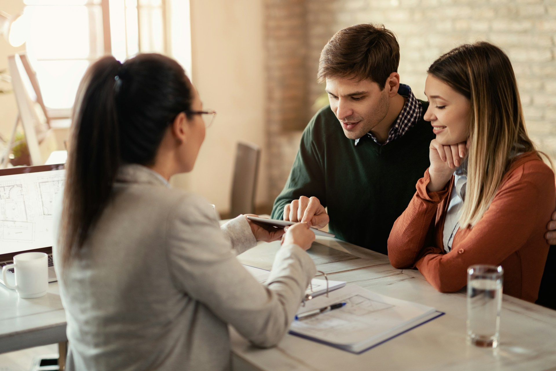 You are currently viewing Rent-to-Own vs Traditional Mortgage Explained: Which Homebuying Option Suits You Best?