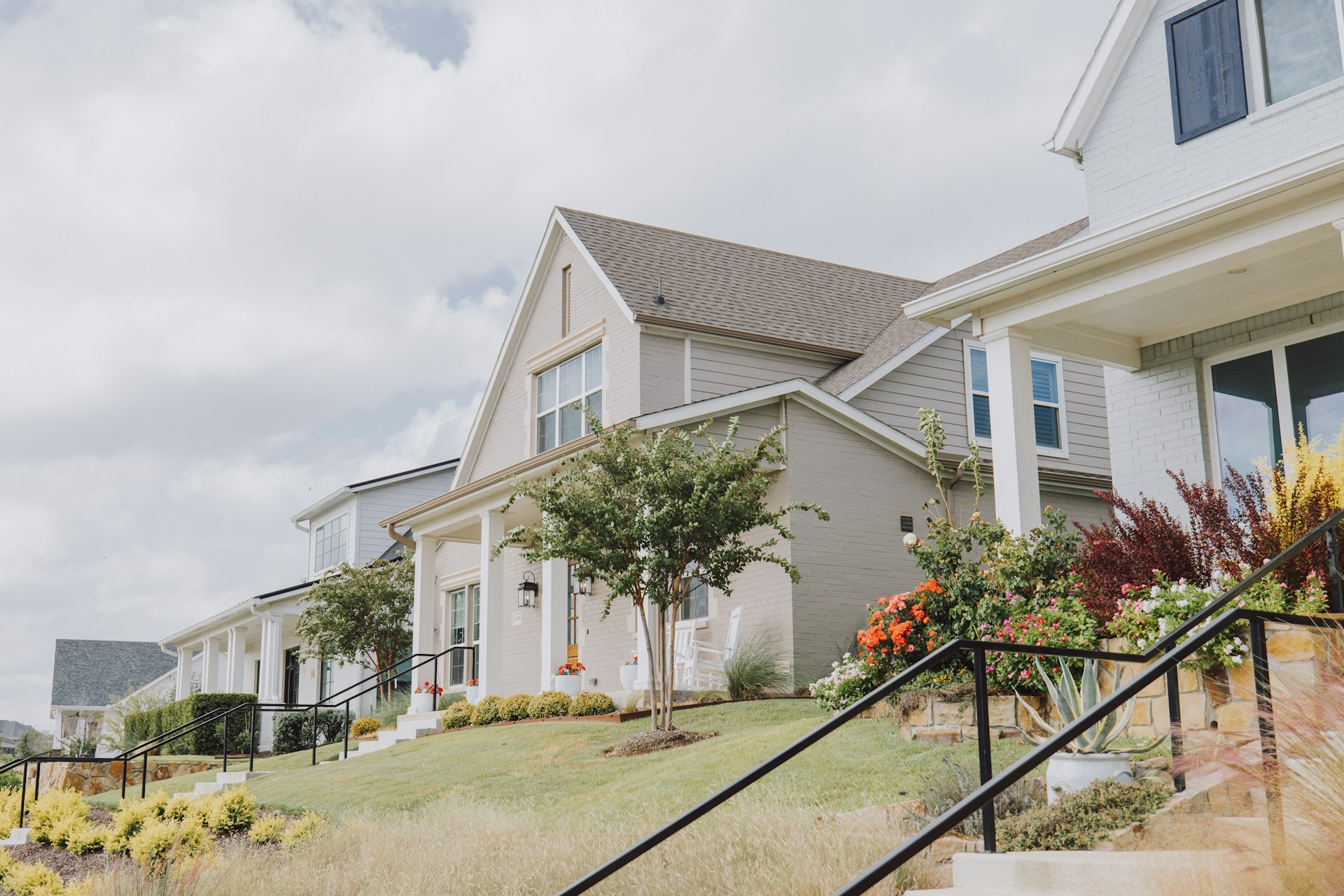 You are currently viewing Can I Owner-Finance a Home with a Mortgage Explained: Key Rules and Risks